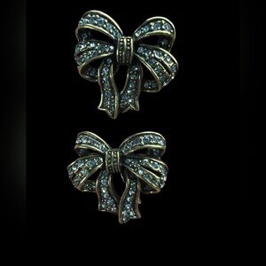 Heidi Daus bow earrings